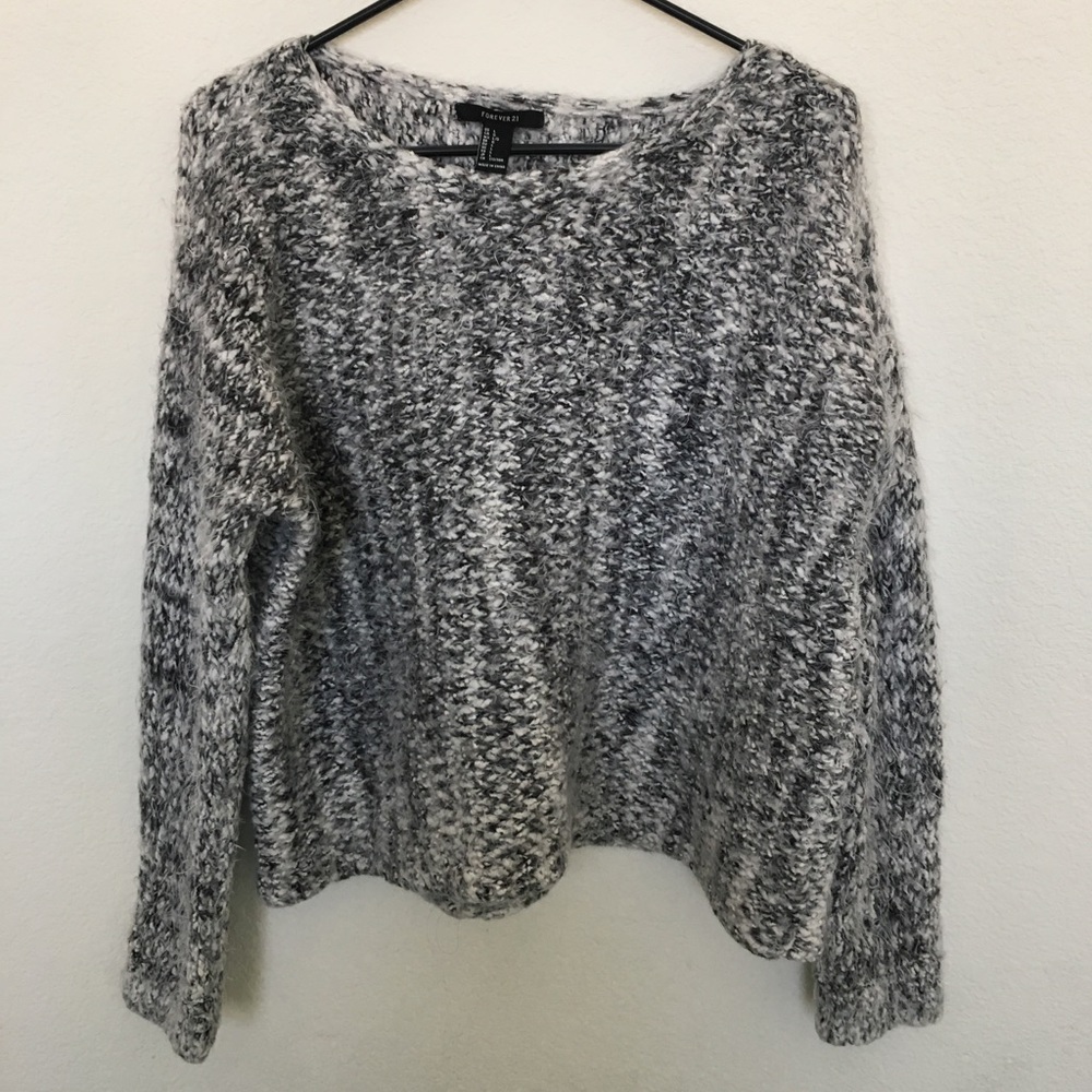 Forever 21 long sleeve sweater✅